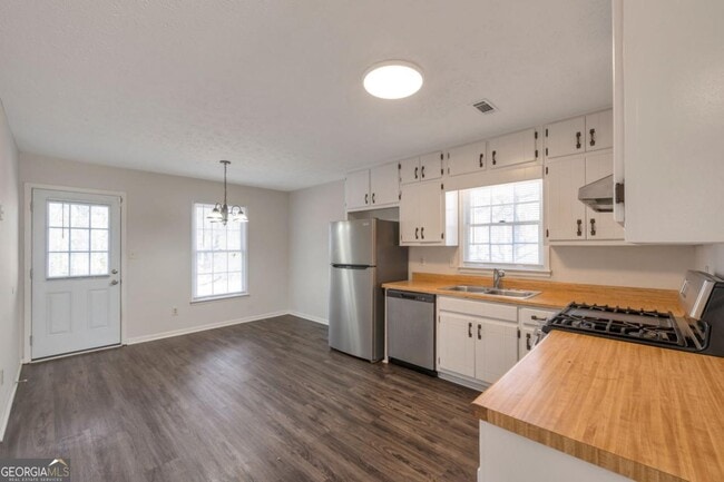 Building Photo - 280 Matthew Ln