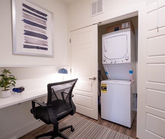 Building Photo - 6444 Burnet Rd