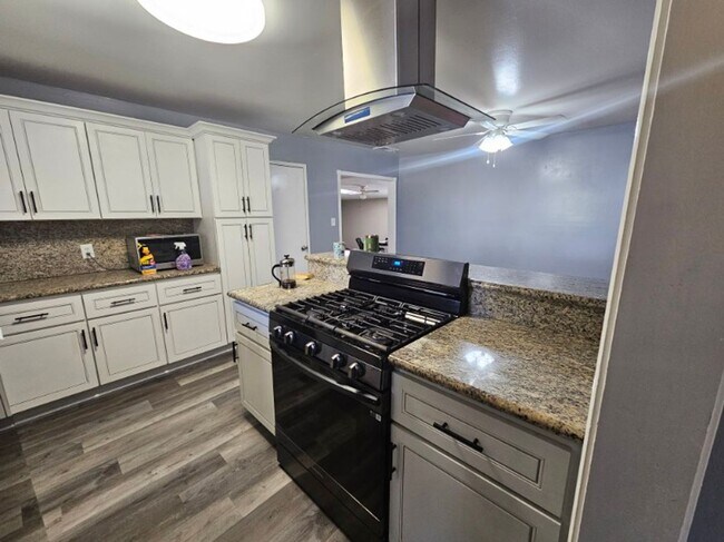 Building Photo - Four-Bedroom Fairfield Home!