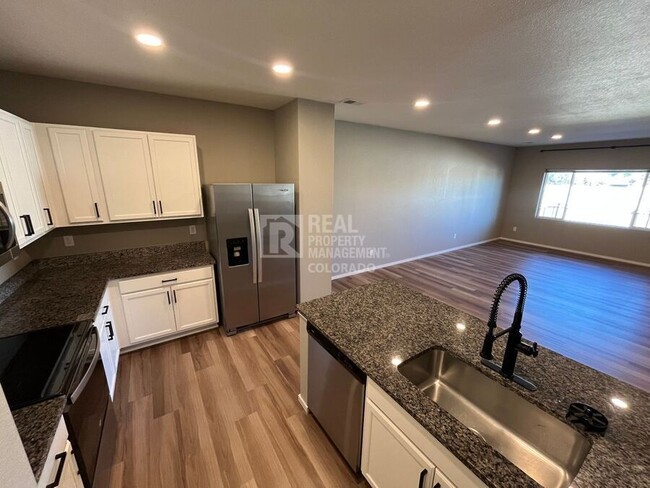 Building Photo - 3644 Ronald Reagan Ave