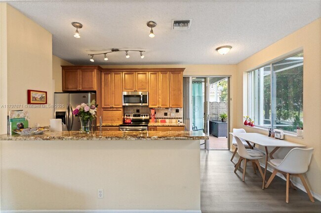 Building Photo - 513 NW 46th Ave