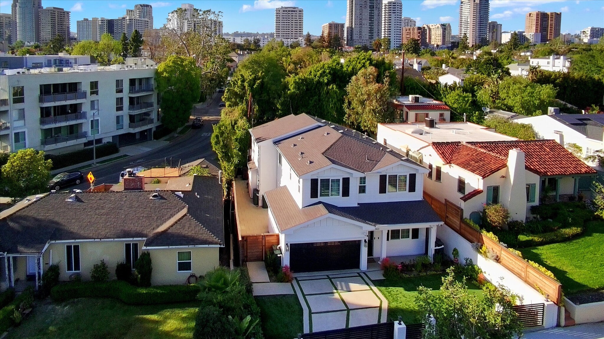 Building Photo - 10593 Kinnard Ave