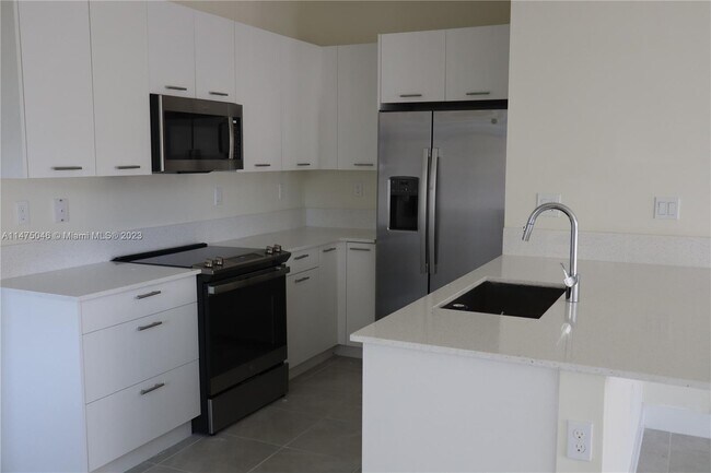 Building Photo - 8118 NW 42nd St