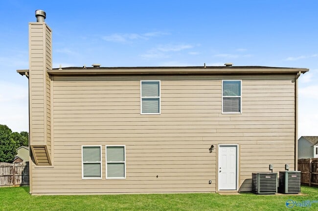 Building Photo - 100 Waterway Dr