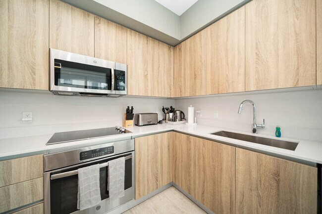 Building Photo - 299 NE 38th St