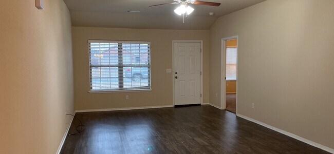 Building Photo - 6300 SW Chalkstone Rd
