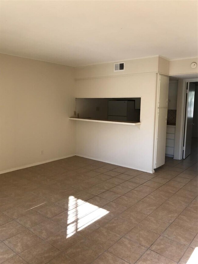 Building Photo - 2610 Salado St