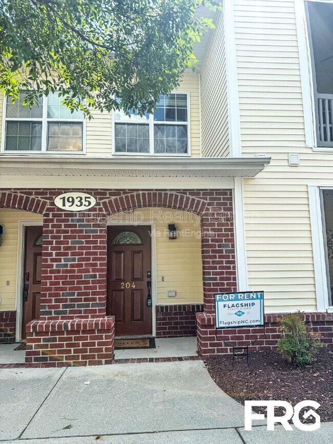 Building Photo - 1935 Tara Ct