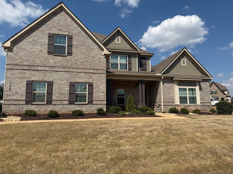 Building Photo - Beautiful 5 Bedroom Home in The Cotswolds