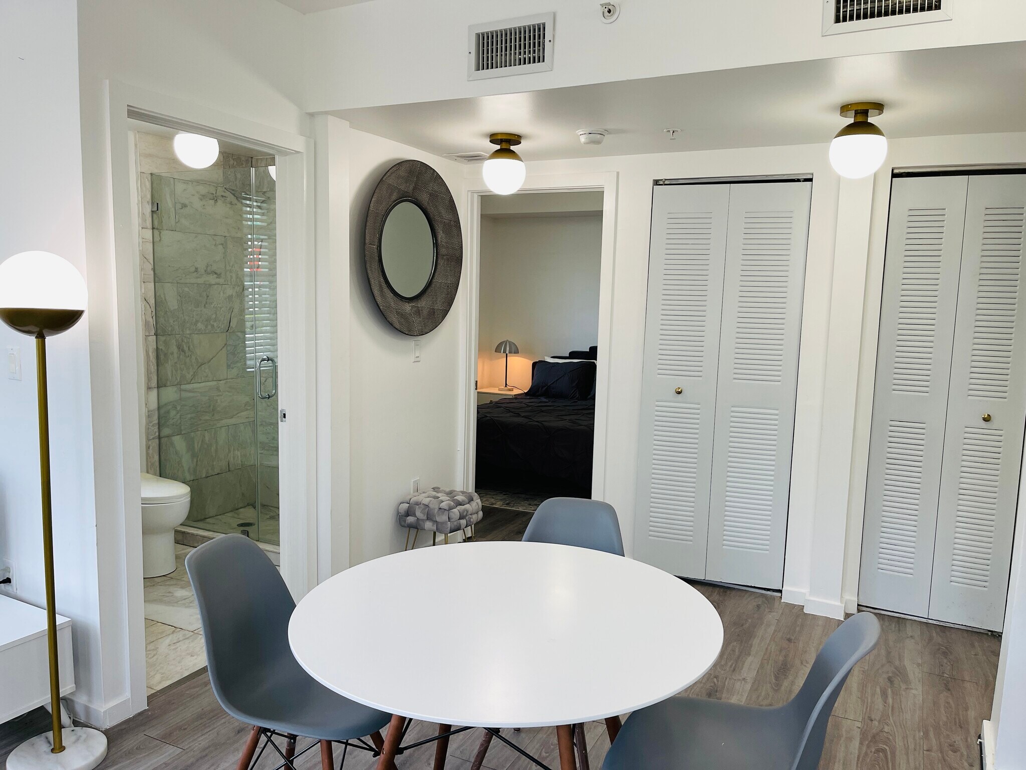 Building Photo - 810 7th St