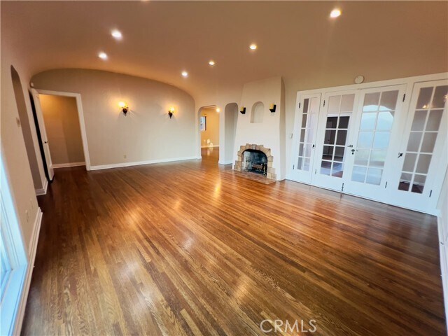Building Photo - 656 W 117th St