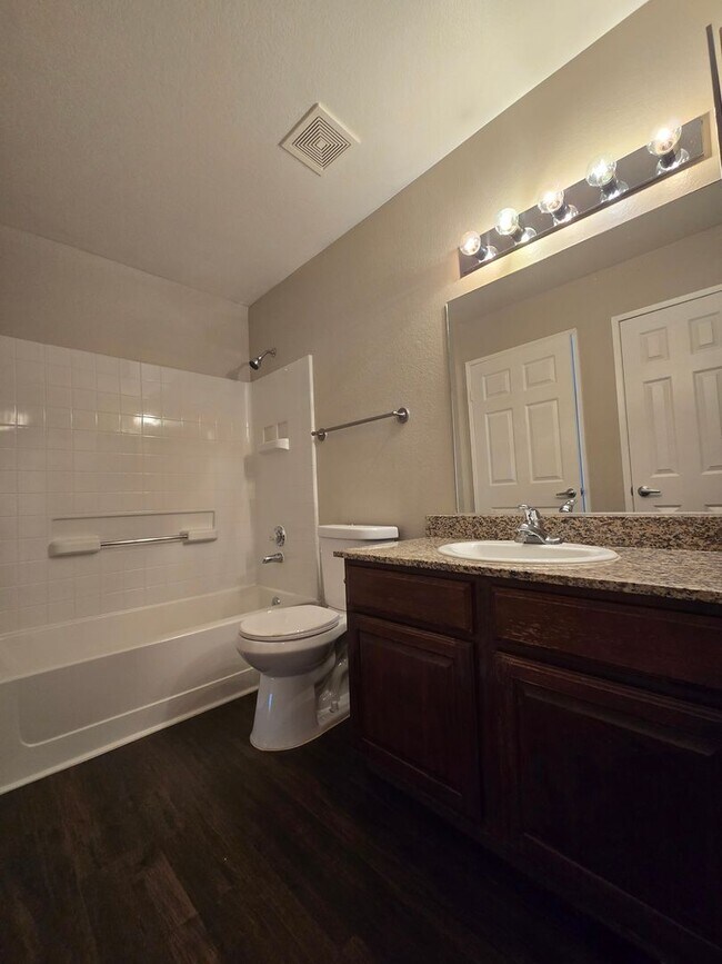 Building Photo - A Fabulous 2 Bedroom, 2 Bathroom condo at ...