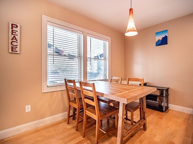 Building Photo - "Spacious 3-Bedroom Haven with 3 Full Baths in Charming Hinesburg!"