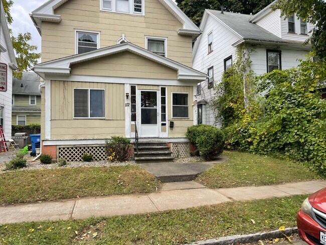 Building Photo - 112 Barton St