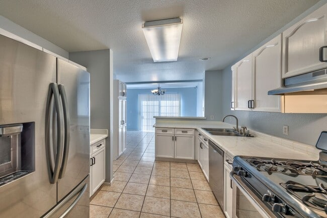 Building Photo - 7736 Allerton Ave