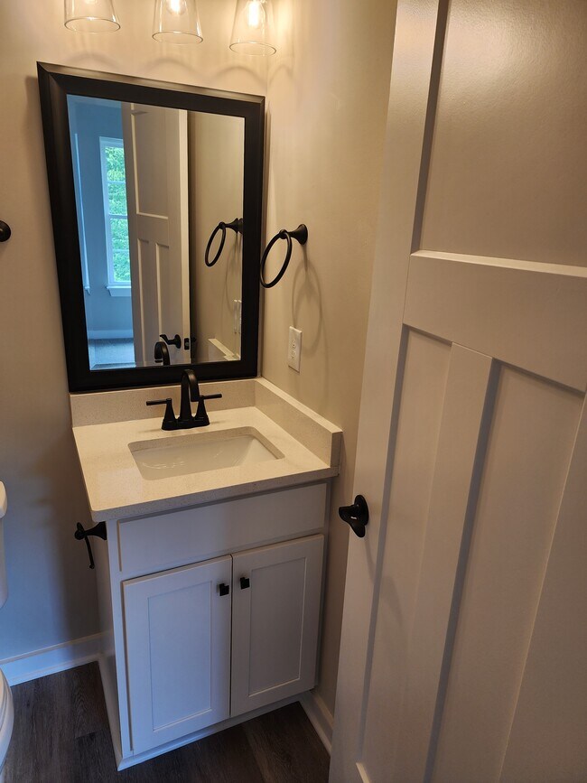 Building Photo - 717 Perrigan Ln