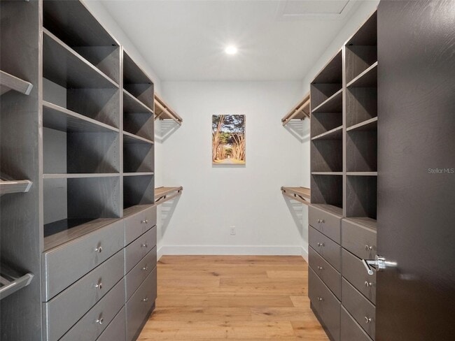 Building Photo - 1021 Temple Grove Pl