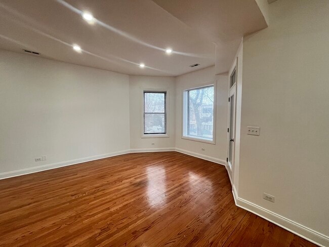 Building Photo - 5172 S Michigan Ave