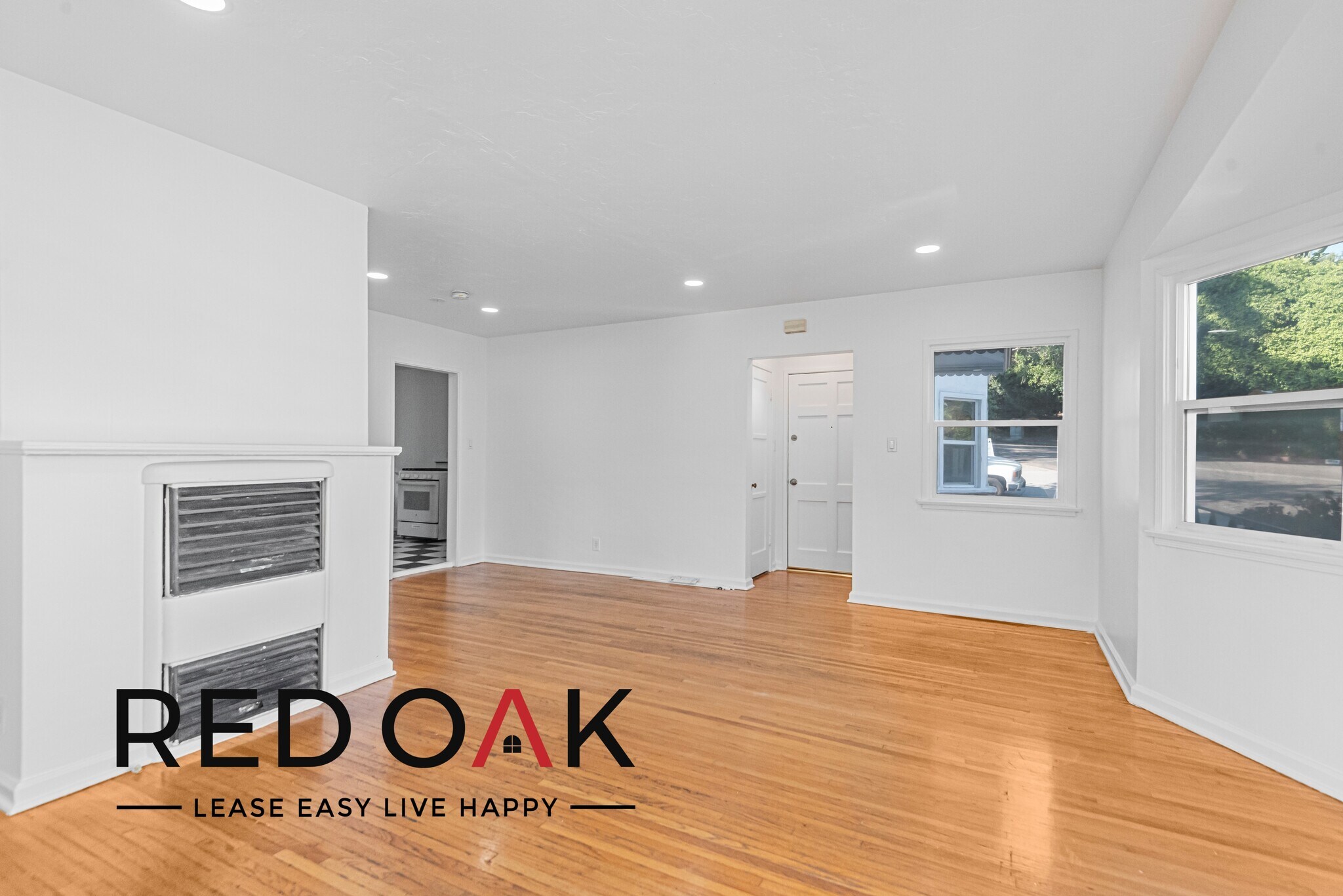 Building Photo - 1115 N Doheny Dr