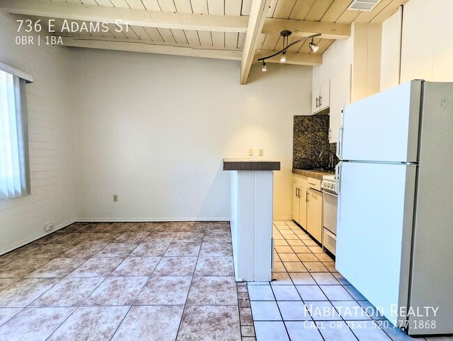 Building Photo - Pre-Lease!! Spacious Studio University Are...