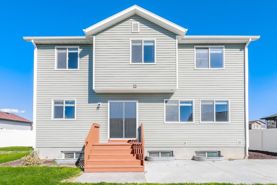 Building Photo - 168 S Ranch Rd