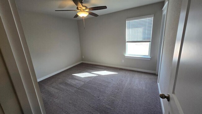 Building Photo - 602 Pearly Eye Dr