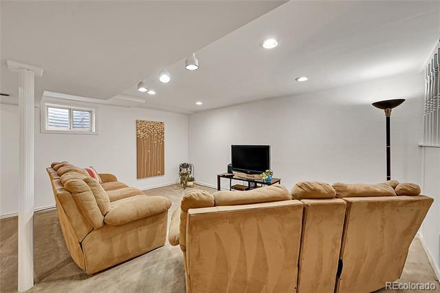 Building Photo - 2650 S Vaughn Way