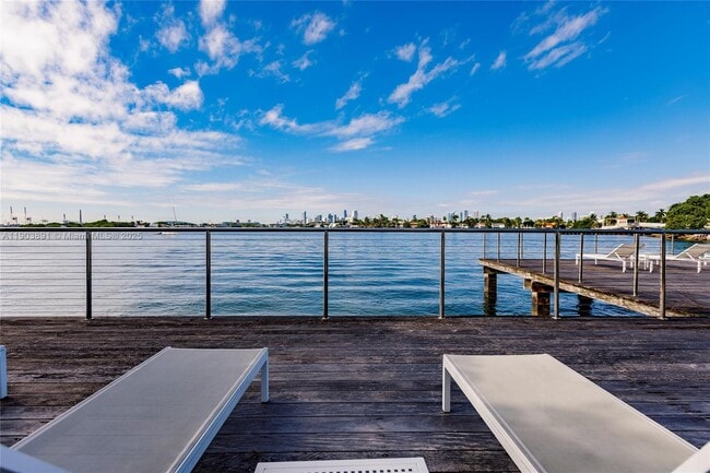 Building Photo - 3 Island Ave