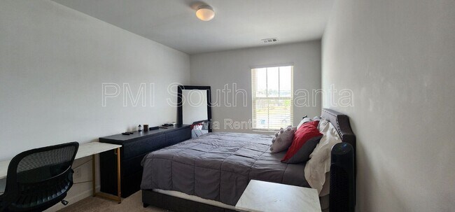 Building Photo - 4040 Alveston Dr