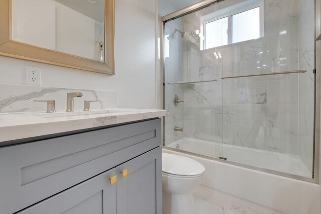 Building Photo - A beautifully designed and renovated 4 bed...