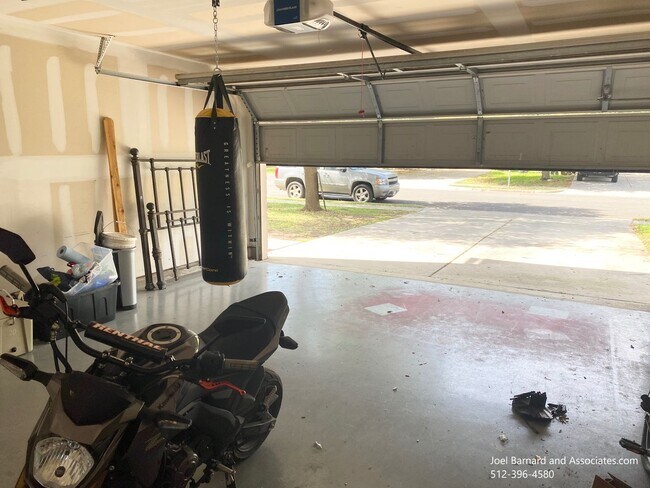 Building Photo - Available July 6: Very Clean, Well Maintai...