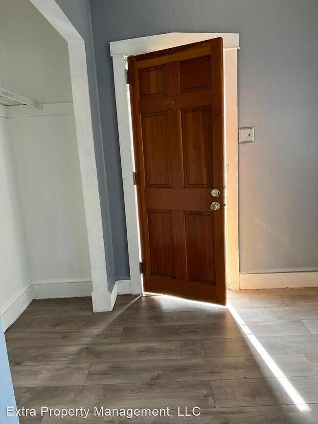 Building Photo - 4 br, 1.5 bath House - 5083 Homestead Ave