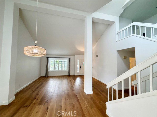 Building Photo - 10 Wickland