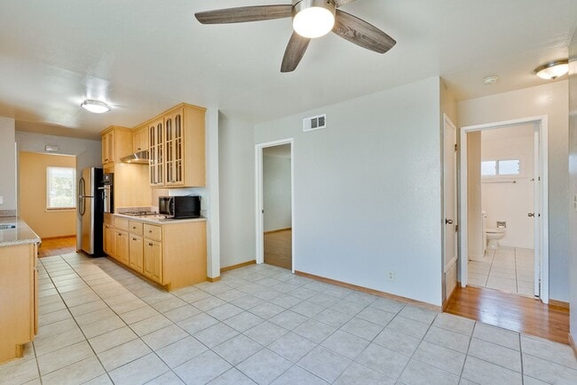 Building Photo - Charming 3-bedroom, 2-bathroom ranch-style...