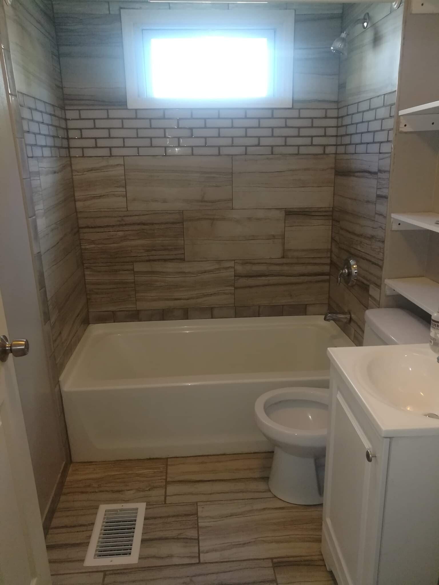 Building Photo - 25 Newcomb Pl