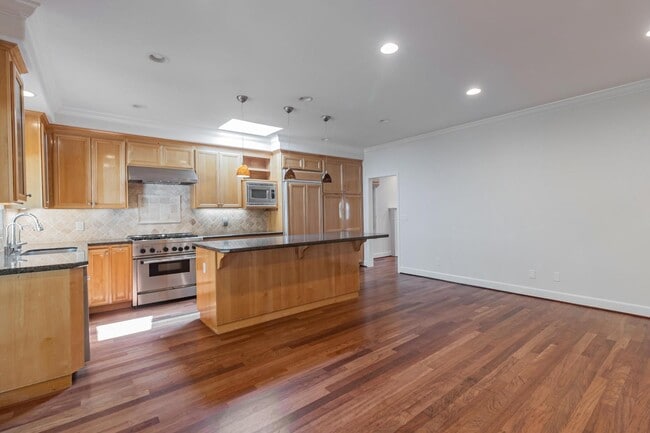 Building Photo - 130 Heather Ln