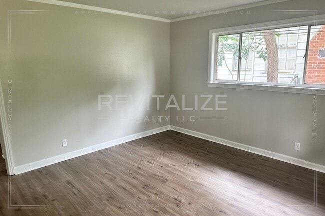 Building Photo - 2 Bed/1 Bath Home in Mobile!
