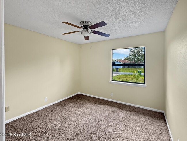 Building Photo - 136 Cherry Point Dr