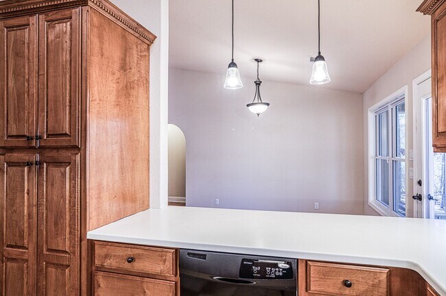 Building Photo - 16 Jubileo Ln