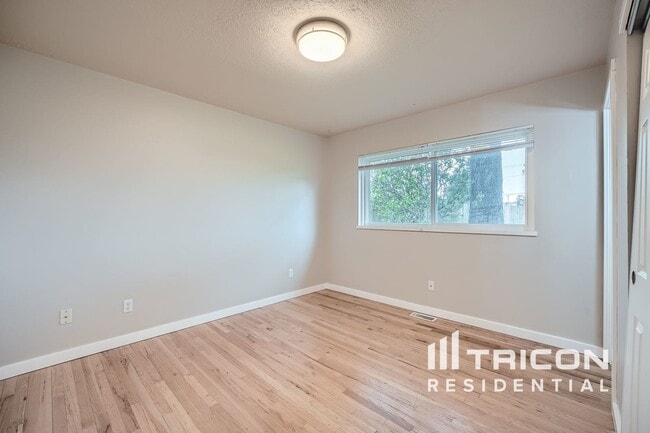 Building Photo - 7514 3rd Ave SE