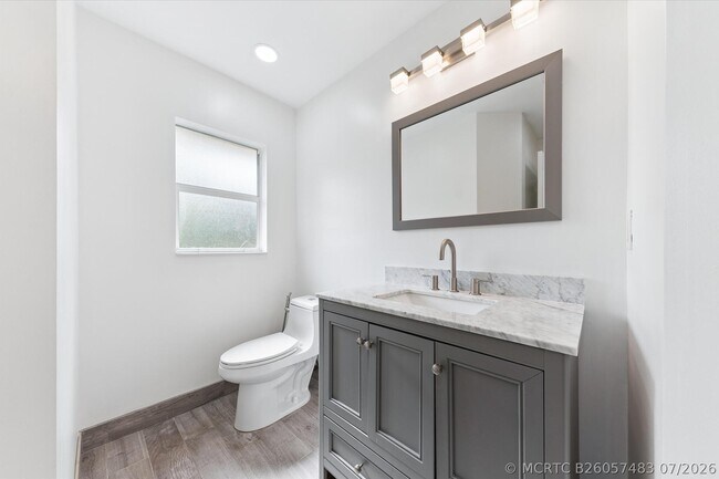 Building Photo - 402 Seminole Palms Dr