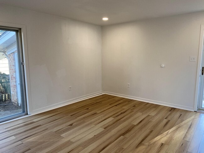 Building Photo - 2602 Robinson Ave