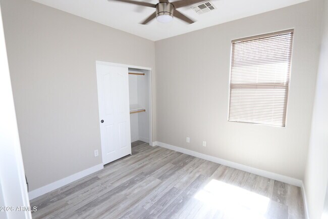Building Photo - 2650 E Dennisport Ave
