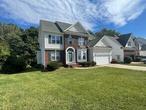 Building Photo - Gorgeous 5 Beds 3 Bath home | Located in t...