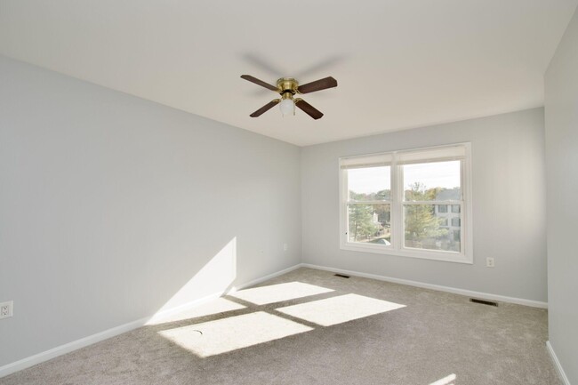 Building Photo - 7517 Belle Grae Dr