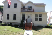 Building Photo - Large lower unit with garage and landscape...