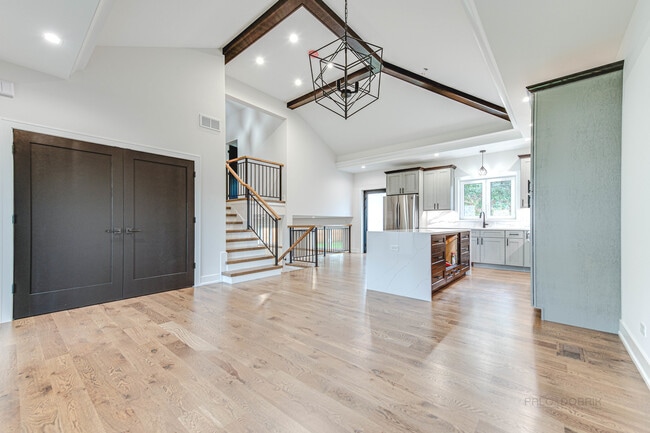 Building Photo - 5330 W 86th St