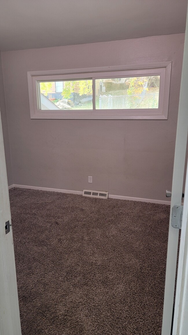 Building Photo - 2531 Lynner Dr