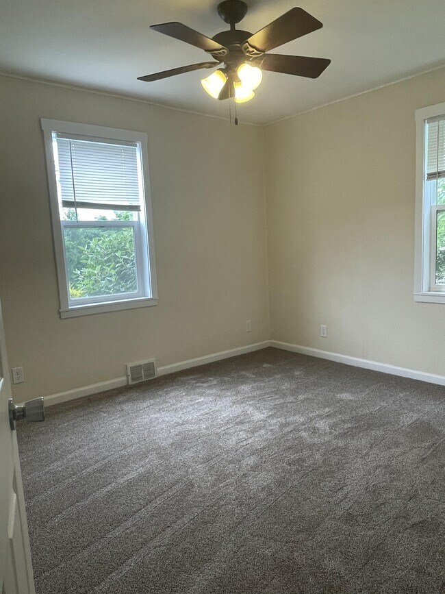 Building Photo - 11387 John F Kennedy Rd