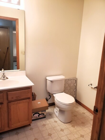 Building Photo - 1902 Aster Bay